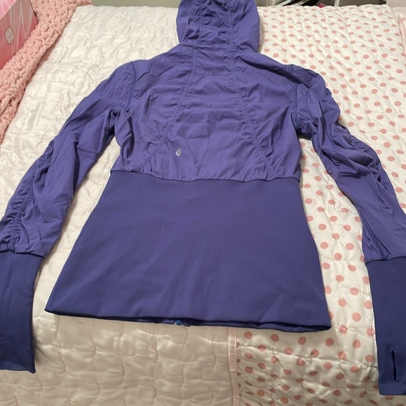 Lululemon jacket - Picture 4 of 4